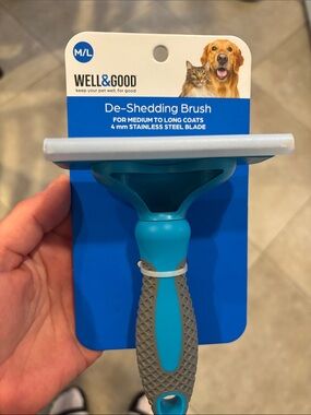 NEW Never Used - Well & Good De-Shedding Brush - Med/Large Dog